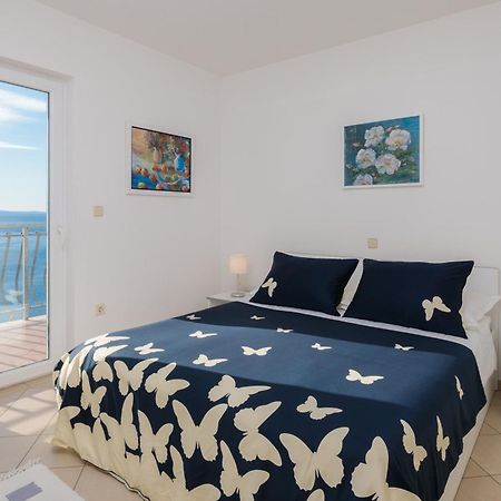 Beach Penthouse Diamond Omis Bilik gambar